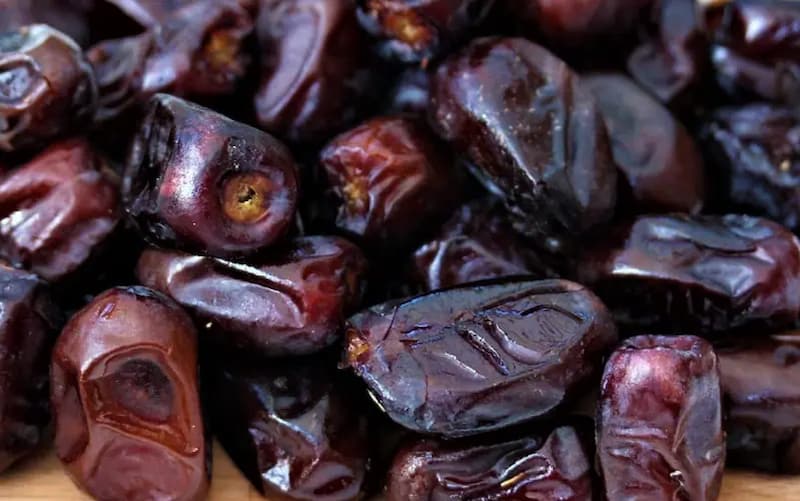 خرما مضافتی رطب درجه یک با ظاهر یکدست و طعم دلپذیر